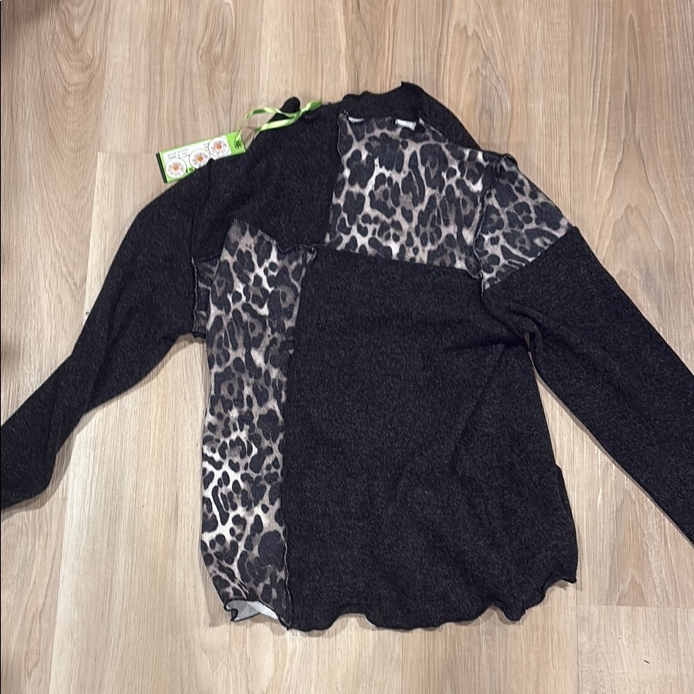 Stylish Black Crew Neck Sweater with Animal Print Details